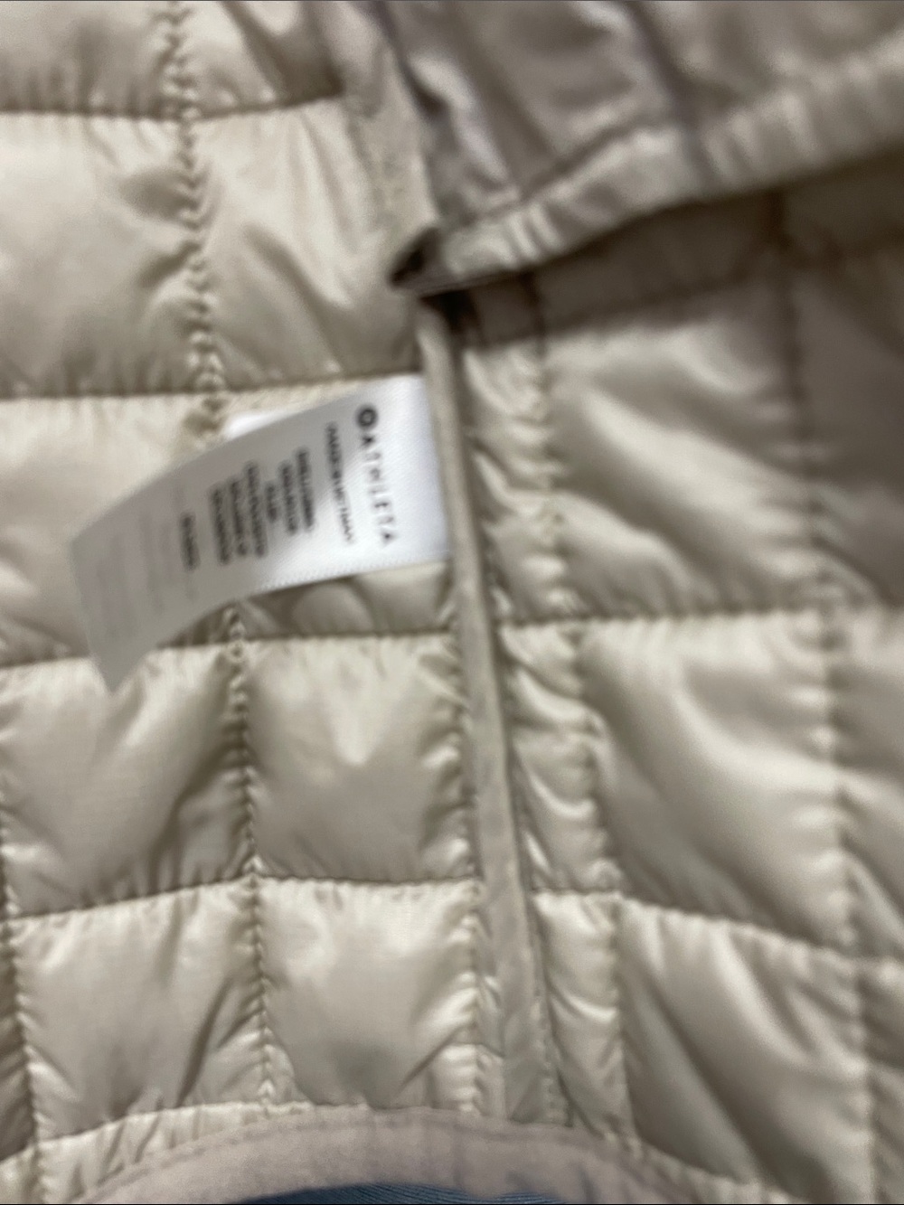 ATHLETA Grandview PrimaLoft Lightweight Quilted Shell - Picture 7 of 8